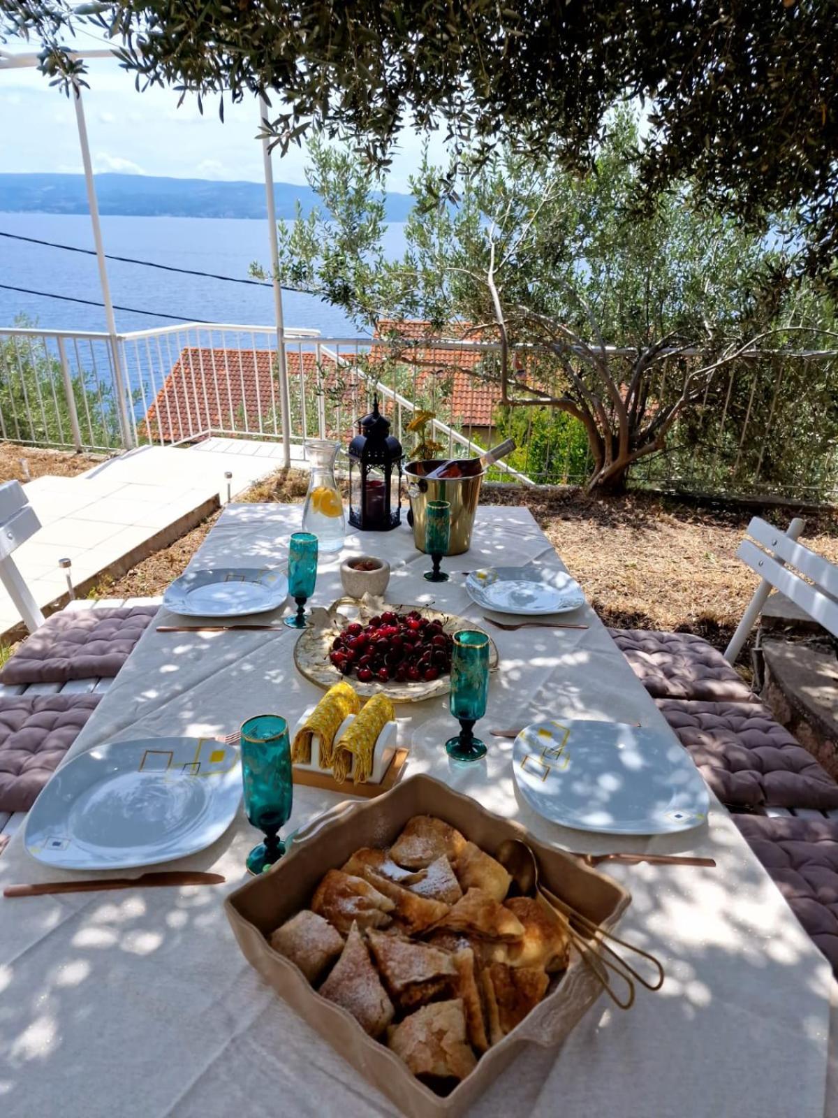 Apartment Panorama - Amazing Sea View, Newly Renovated Dugi Rat Dış mekan fotoğraf